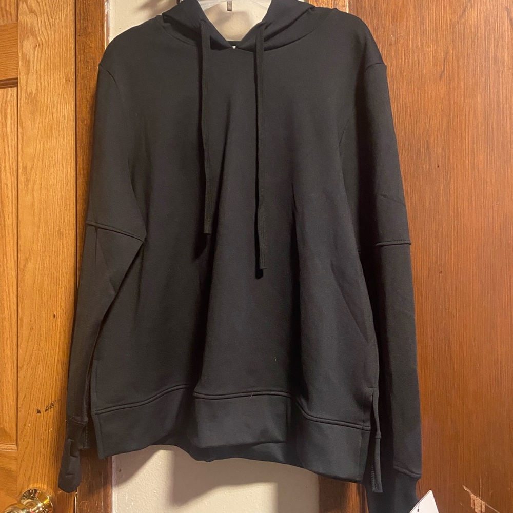 Women’s Laundry by Shelli Segal black hoodie